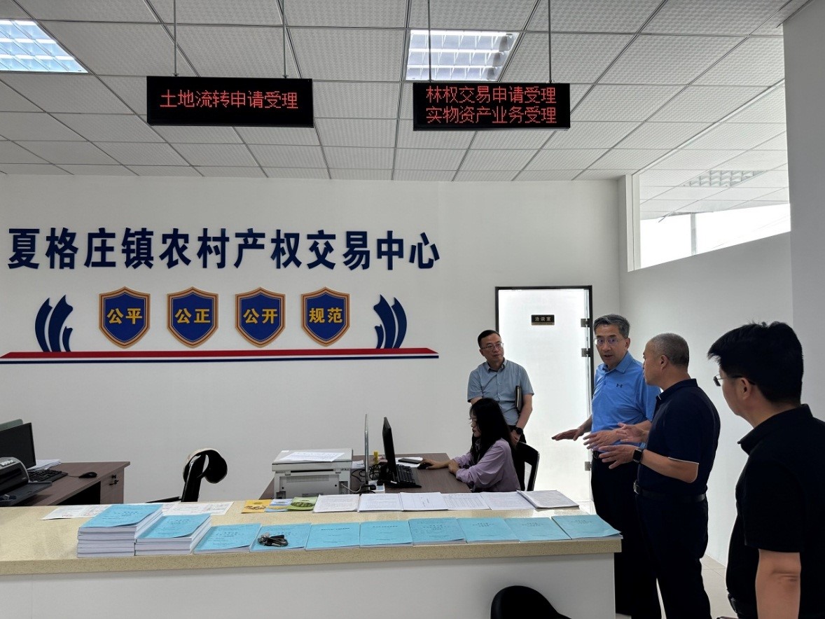 調(diào)研現(xiàn)場3.jpg 調(diào)研現(xiàn)場3.jpg