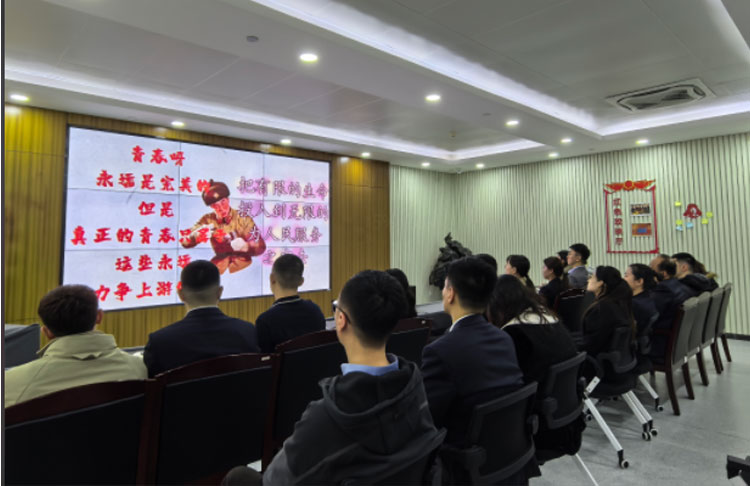 紅心永向黨，鋒行新時代——青島國投公司開展學雷鋒主題活動